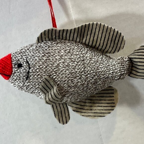 Stuffed Fish Plush Christmas Holiday Décor Hanging Ornament 5.5"x4" - Picture 3 of 11